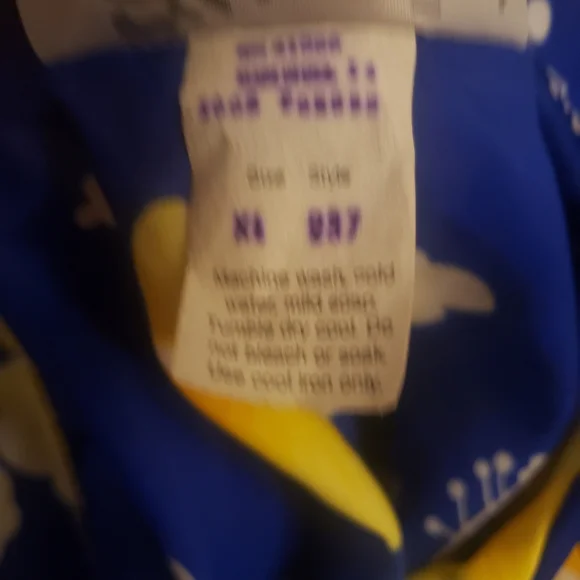 Vintage Hilo Hatties Hawaiian Shirt with Belt - Picture 6 of 6